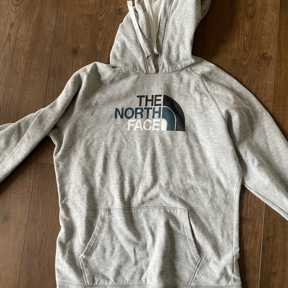Woman’s size large north face hoodie light grey